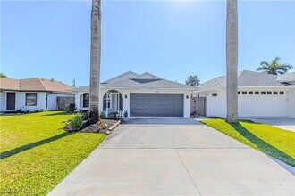 754 105th Ave N in Naples, FL - Building Photo - Building Photo