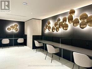 30 Upper Mall Wy in Vaughan, ON - Building Photo - Building Photo