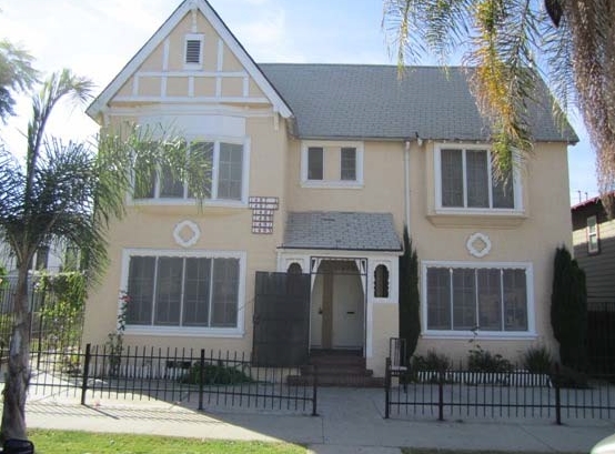 1487 Chestnut Ave in Long Beach, CA - Foto de edificio