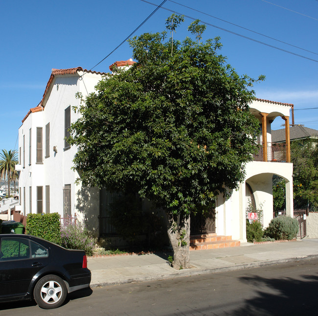 977-979 Hyperion Ave in Los Angeles, CA - Building Photo - Building Photo