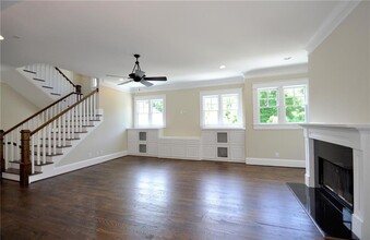 2922 Lookout Pl NE in Atlanta, GA - Foto de edificio - Building Photo