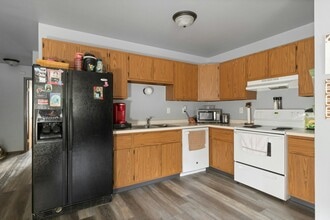 271 Shannon Ct in Plover, WI - Building Photo - Building Photo