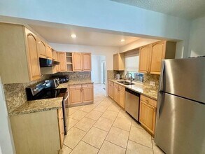 3720 Coral Hills Dr in Coral Springs, FL - Building Photo - Building Photo