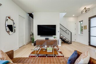 2909 Oak Crest Ave in Austin, TX - Building Photo - Building Photo