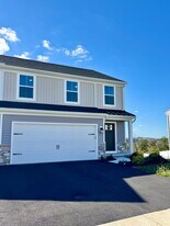 3244 Eisenhower Dr in Northampton, PA - Building Photo