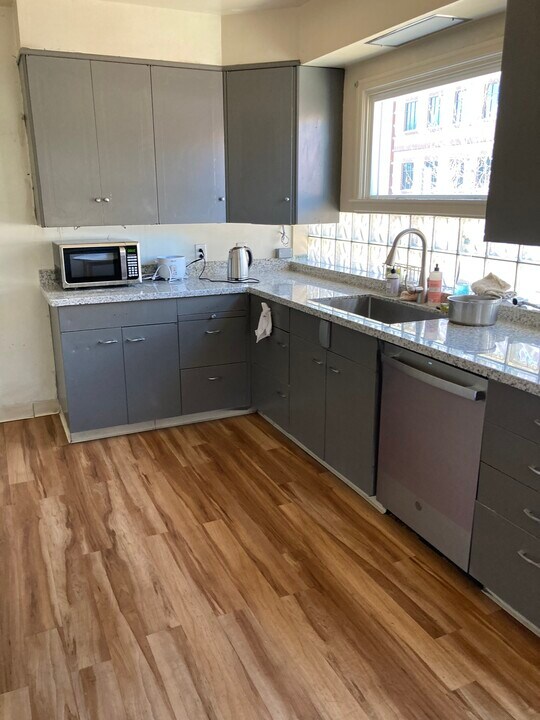 1110 Evans Ave, Unit B6 in Reno, NV - Foto de edificio