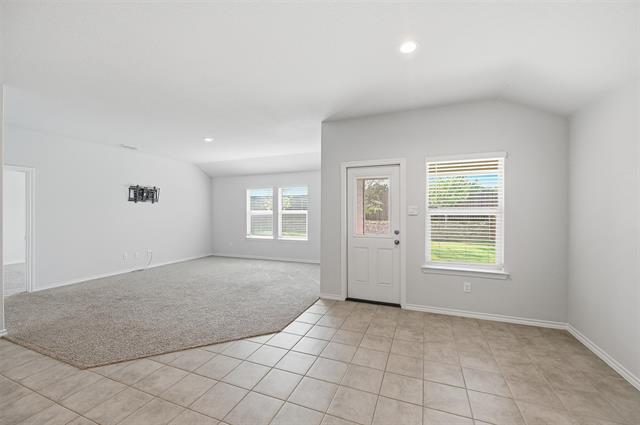 537 Bronze Cir W in Springtown, TX - Building Photo - Building Photo