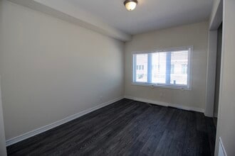 74 Harmony Wy in Thorold, ON - Building Photo - Building Photo