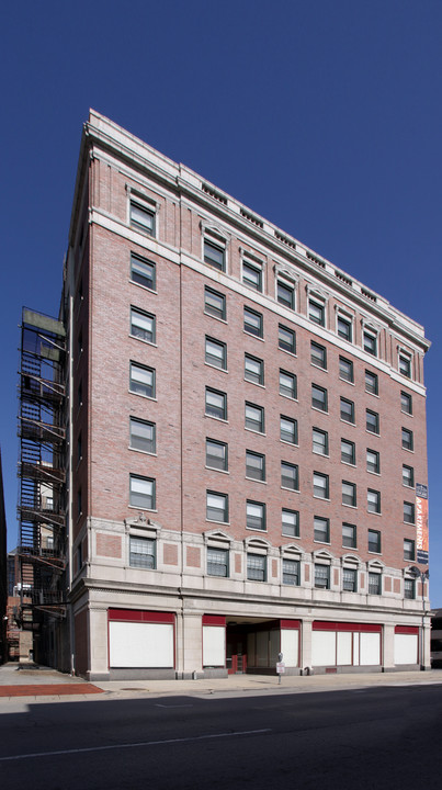 Historic Louis Joliet Apartments in Joliet, IL - Building Photo