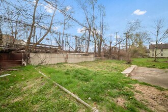 1141 E 148th St in Cleveland, OH - Building Photo - Building Photo
