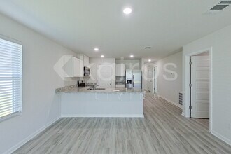 14255 War Admiral Ave in Denham Springs, LA - Foto de edificio - Building Photo