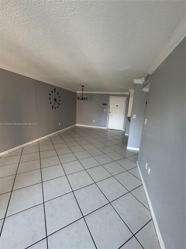 4670 W 13th Ln in Hialeah, FL - Building Photo - Building Photo