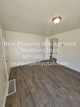 290 Melody St in Layton, UT - Building Photo - Building Photo