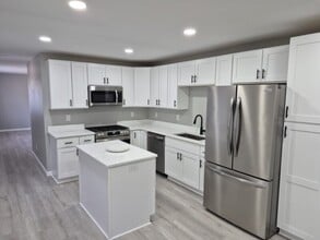 35047 Harroun St in Wayne, MI - Building Photo - Building Photo