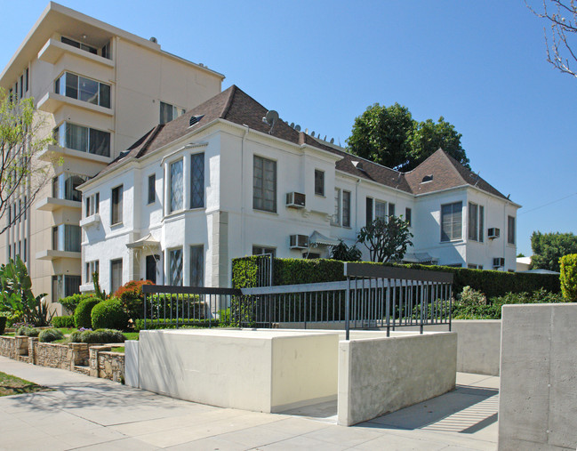133 S Reeves Dr in Beverly Hills, CA - Building Photo - Building Photo