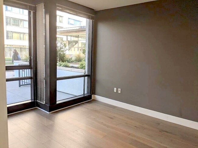 260 King St in San Francisco, CA - Building Photo - Building Photo