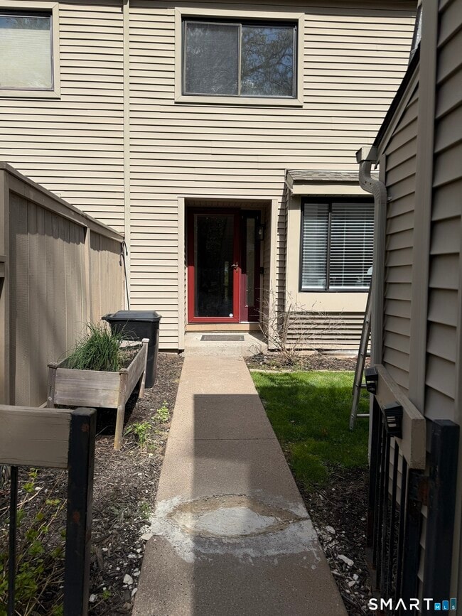 132 Farmington Chase Crescent in Farmington, CT - Building Photo - Building Photo