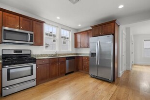 25 Fenwick St, Unit 2 in Somerville, MA - Building Photo