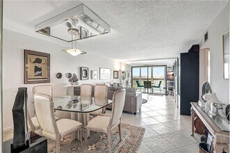 6866 Huntington Ln in Delray Beach, FL - Building Photo - Building Photo