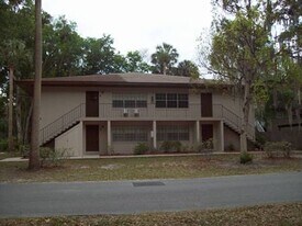825 SE 9th St in Ocala, FL - Building Photo