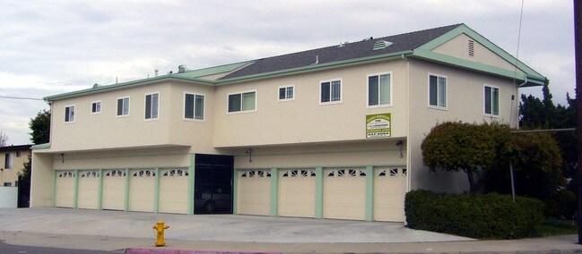 Holiday Apartments in El Cajon, CA - Foto de edificio - Building Photo