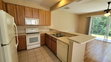 5657 Parkstone Crossing Dr in Jacksonville, FL - Building Photo - Building Photo