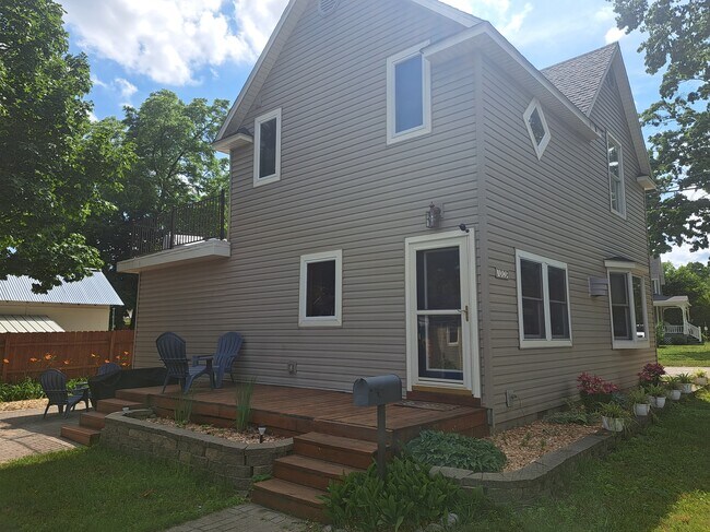 property at 1009 Randolph St