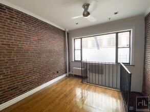 East 13th Street, Unit 1A in New York, NY - Foto de edificio - Building Photo
