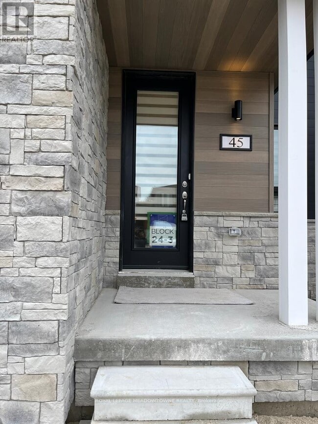 45 Eberhardt Dr in Wasaga Beach, ON - Building Photo - Building Photo