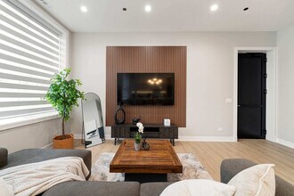 801 S Western Ave in Chicago, IL - Building Photo - Building Photo