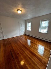 155C Danielson Pike, Unit First Floor 1 Bed in Scituate, RI - Foto de edificio - Building Photo