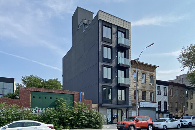 641 Dekalb Ave in Brooklyn, NY - Building Photo - Building Photo