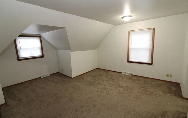 property at 1924 Hayes Ave