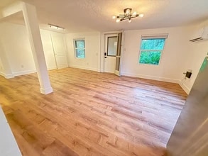 2795 Riverside Dr, Unit #2 in Sarasota, FL - Foto de edificio - Building Photo