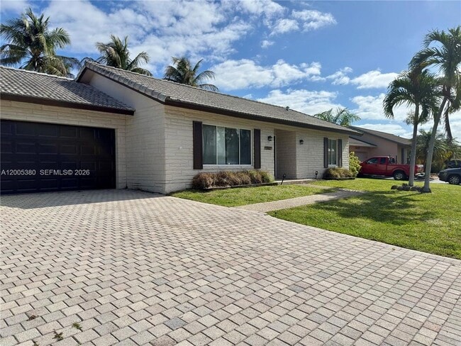 13425 NW 10th St in Sunrise, FL - Building Photo - Building Photo