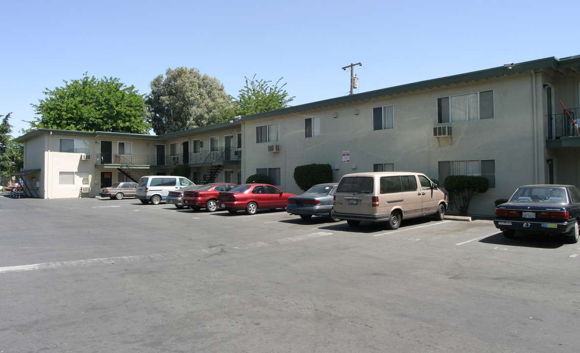 Fruitridge Glen Apartments in Sacramento, CA - Building Photo