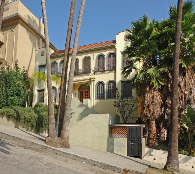 1930 Whitley Ave in Los Angeles, CA - Foto de edificio - Building Photo