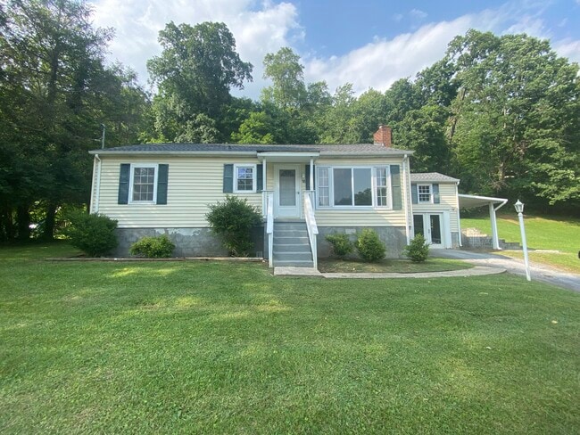 property at 776 Valley Dr