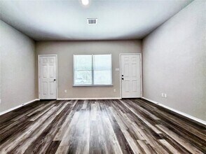 903 Reeves St in Conroe, TX - Building Photo - Building Photo