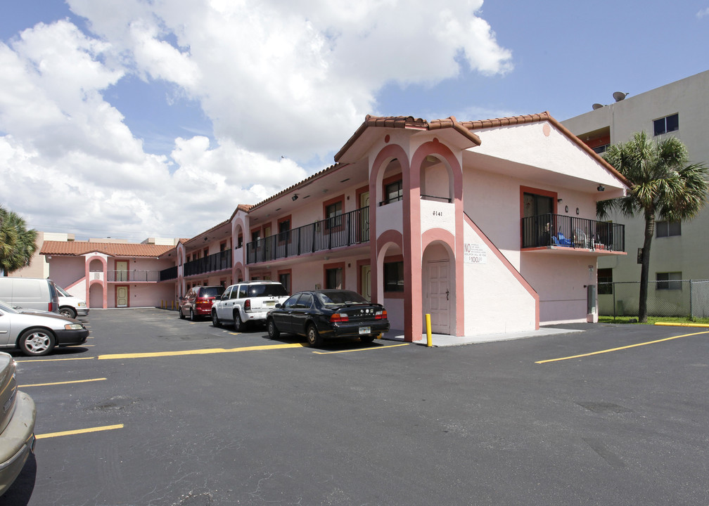 6141-6165 W 22nd Ct in Hialeah, FL - Building Photo