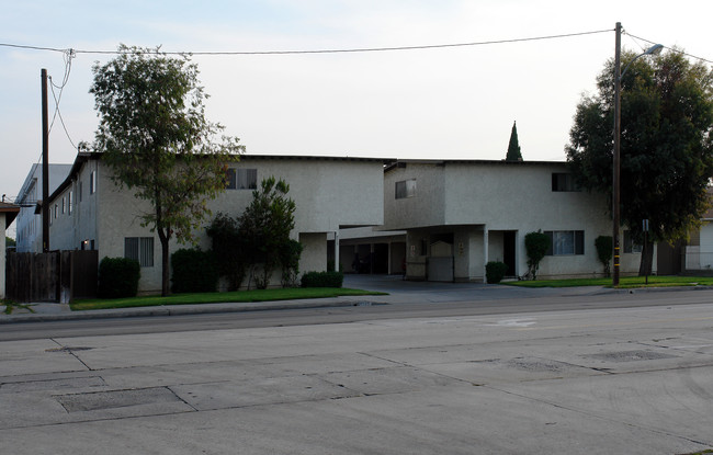 4311-4317 W Rosecrans Ave in Hawthorne, CA - Building Photo - Building Photo