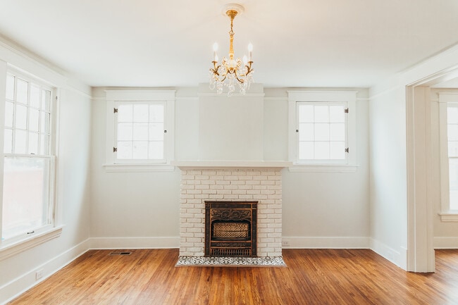 314 W Charles Bussey Ave, Unit 2