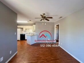 1632 Post Rd in San Marcos, TX - Building Photo - Building Photo