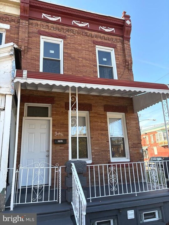 2464 N Stanley St in Philadelphia, PA - Foto de edificio