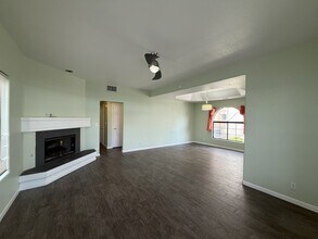 1415 Santa Margarita St in Las Vegas, NV - Building Photo - Building Photo