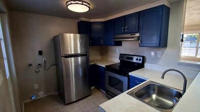 1907 W Shoshone St in Pasco, WA - Foto de edificio - Building Photo