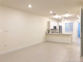 6416 NW 102nd Ct-Unit -102 in Doral, FL - Building Photo - Building Photo