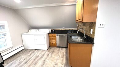 131 Josephine Ave, Unit 3 in Somerville, MA - Building Photo - Building Photo