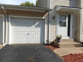 1410 N Whispering Springs Cir in Palatine, IL - Building Photo