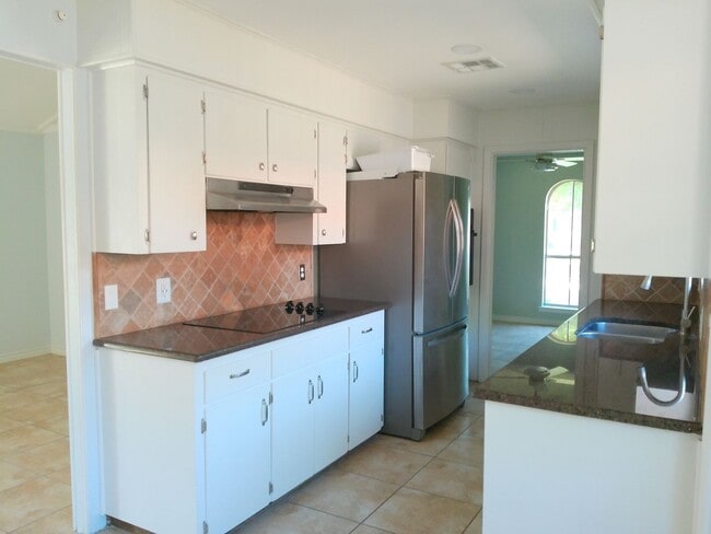 1822 Volga Dr in Corpus Christi, TX - Building Photo - Building Photo